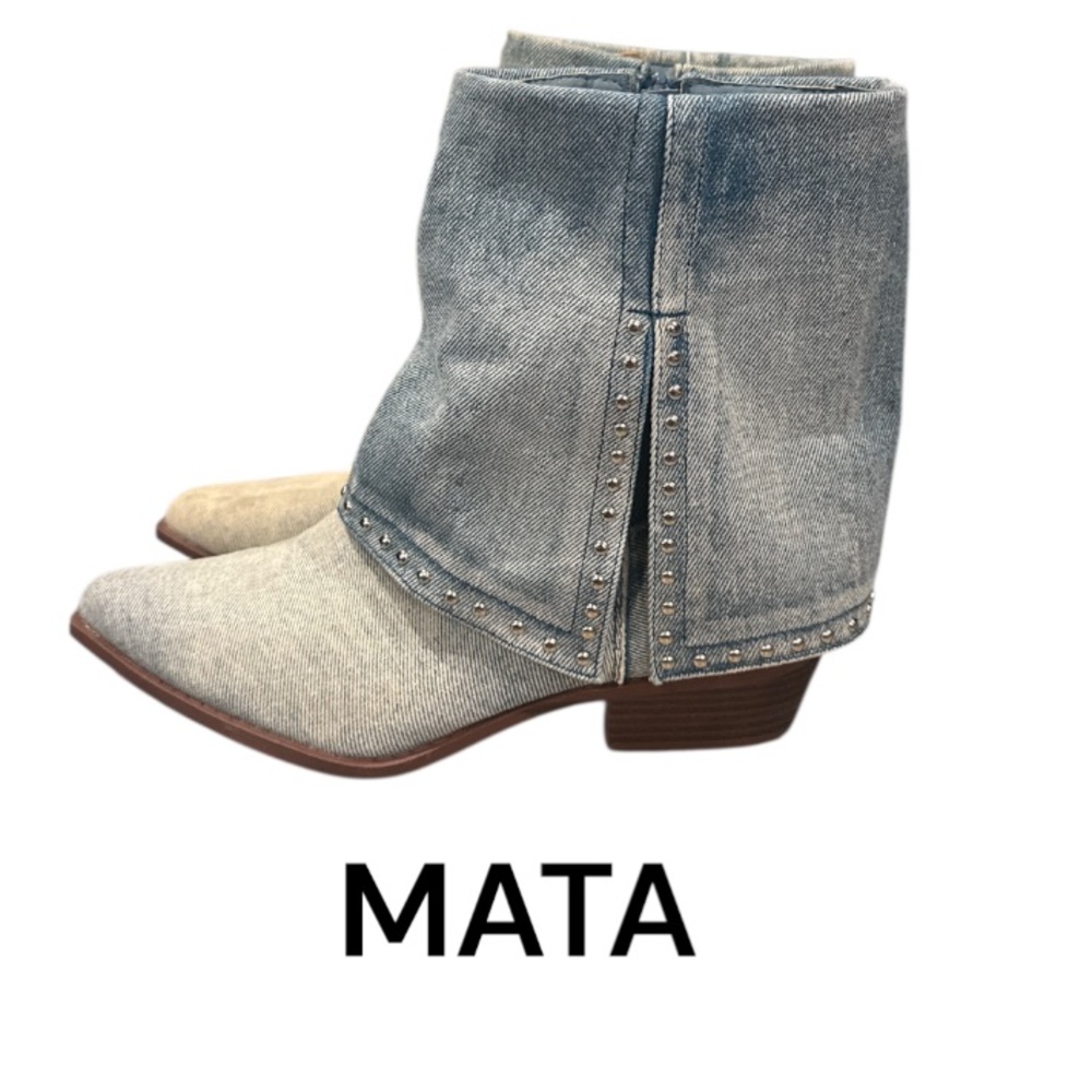 New authentic Mata studded denim ankle boots sz 8 display